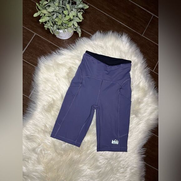 REI Pants - REI Co-op Swiftland 9" purple Running Shorts Sz XS